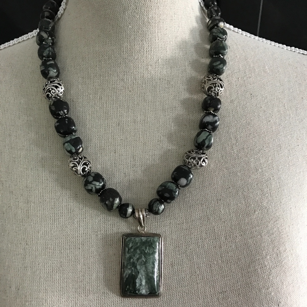 Green agate/sterling silver slide necklace