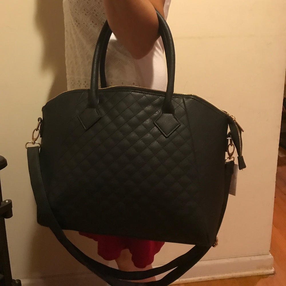 Gorgeous quilted satchel/handbag.