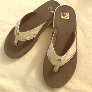 Men's sandals practically new!!!