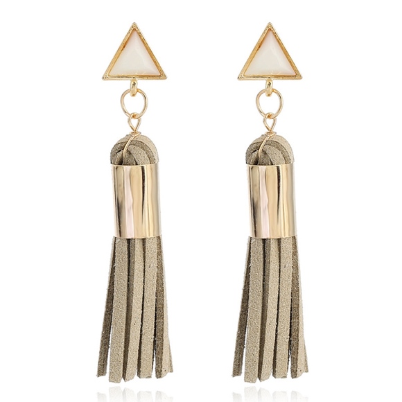 Neutral vintage triangle Tassel Stud Earrings - Picture 2 of 6