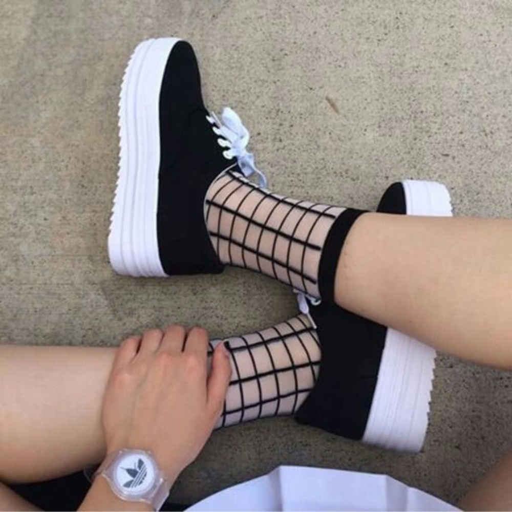 AMERICAN APPAREL Sheer Patterned Socks