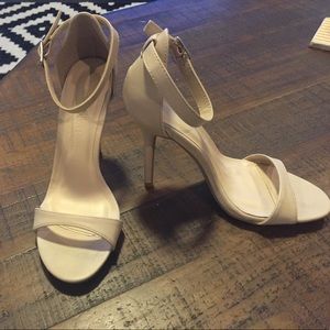 Nude heels size 6.5