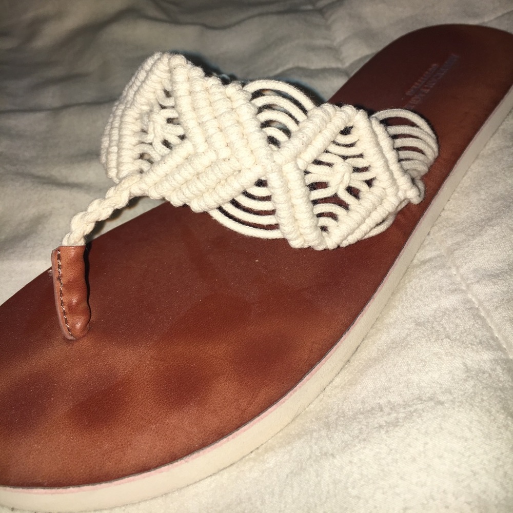 American eagle crochet flats