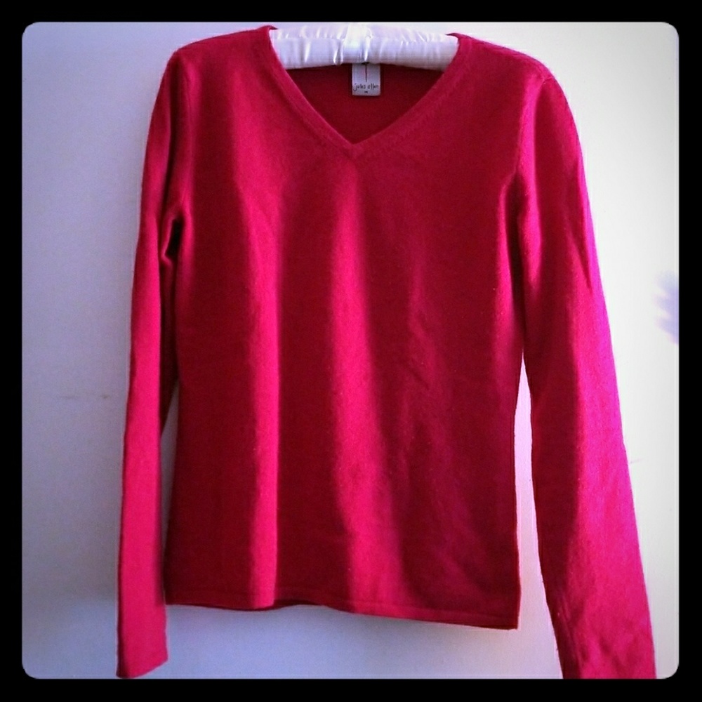 100% Cashmere V-Neck Sweater Magenta