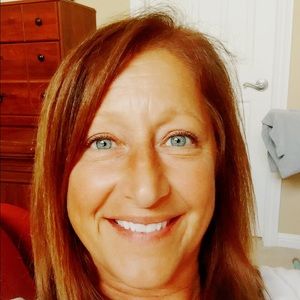 Meet your Posher, Debbie