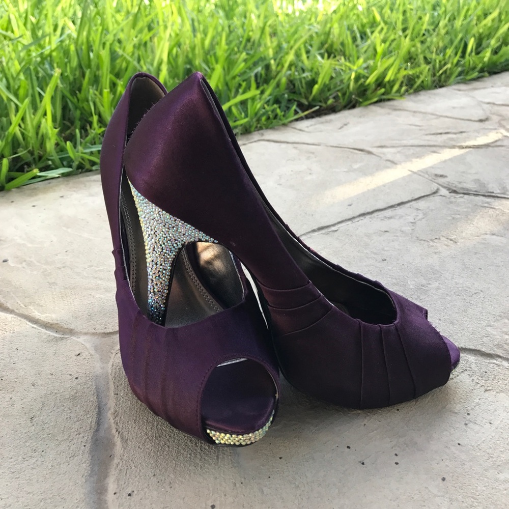 Kelly & Katie Pumps w/ Rhinestones