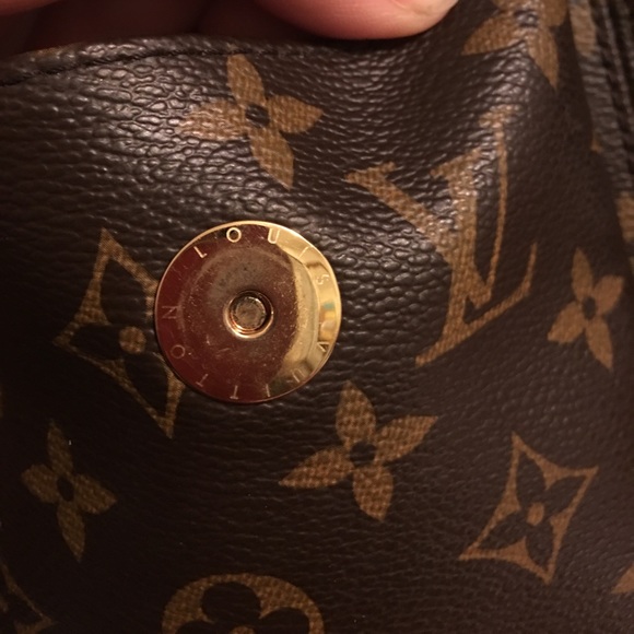 Authentic Louis Vuitton Viva-Cite GM Bag - Picture 5 of 8