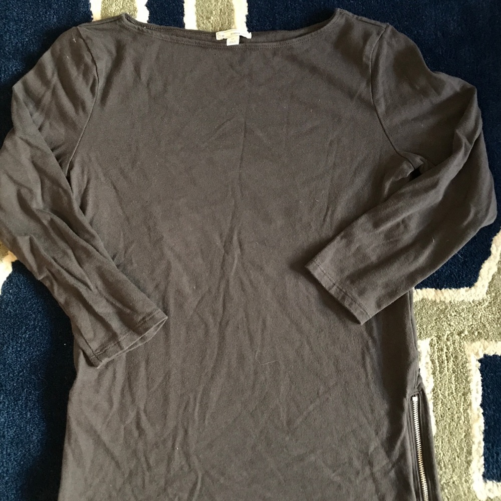 Gray gap t shirt