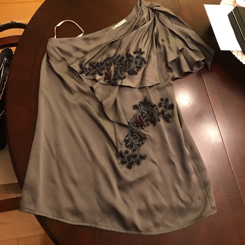 🚫SOLD🚫 Nanette Lepore - One shoulder top!
