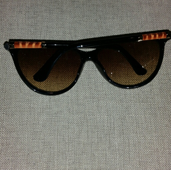 Authentic Michael Kors Sunglasses 🎆🎆🎆SOLD🎆🎆🎆 - Picture 3 of 6