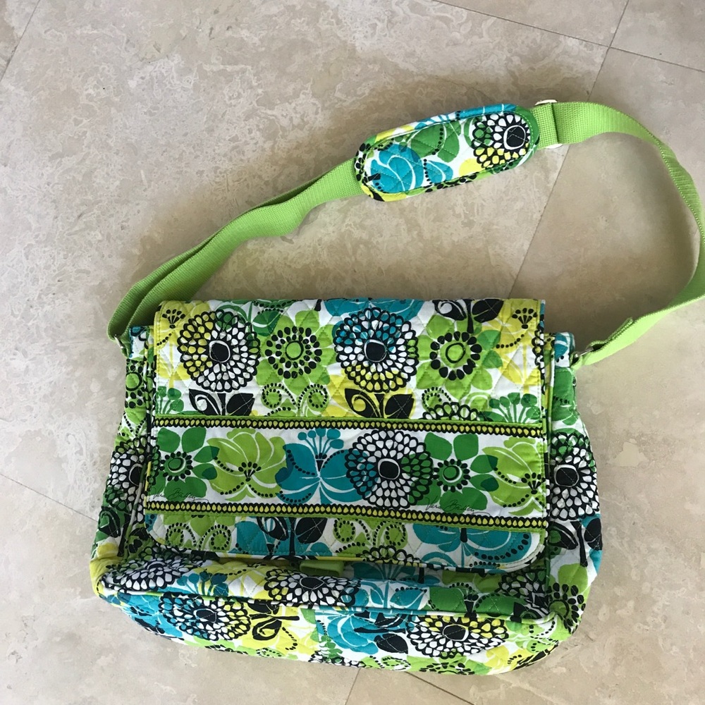 Like New Vera Bradley Large Messenger Bag
