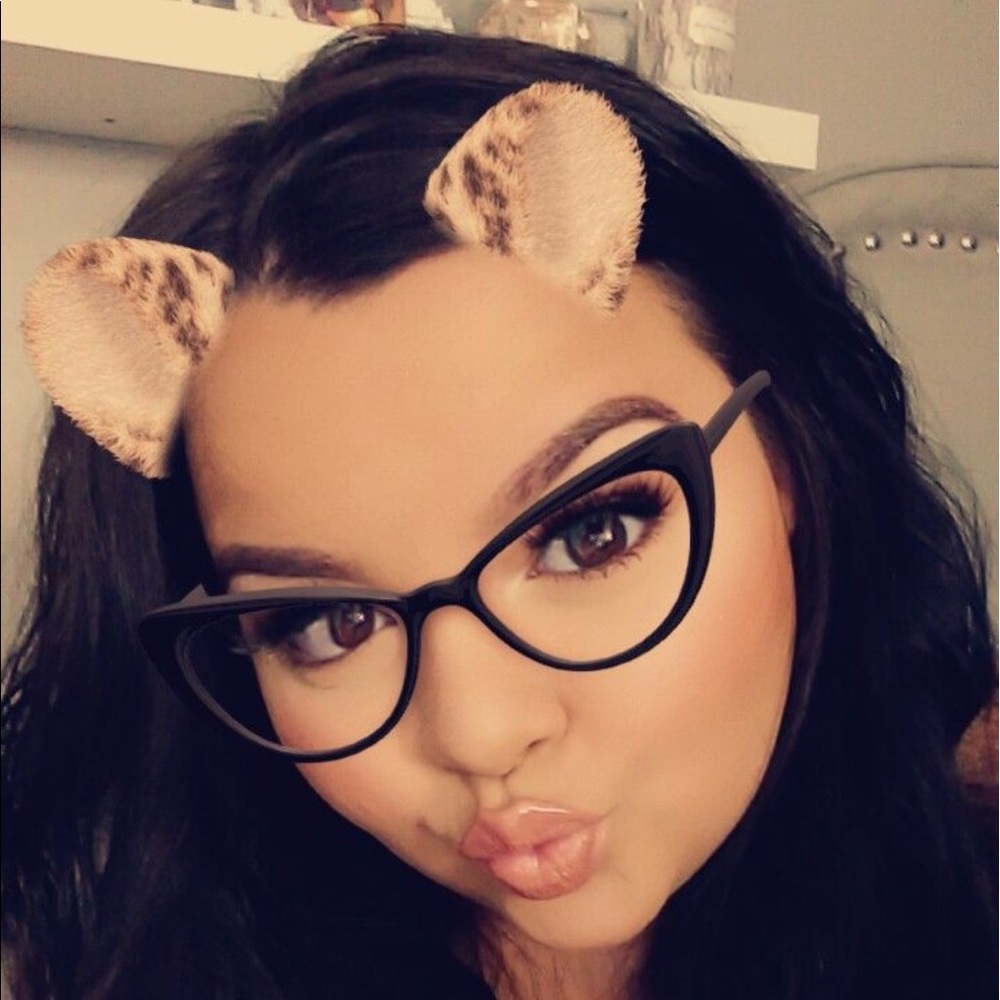 Meet your Posher, Adriana