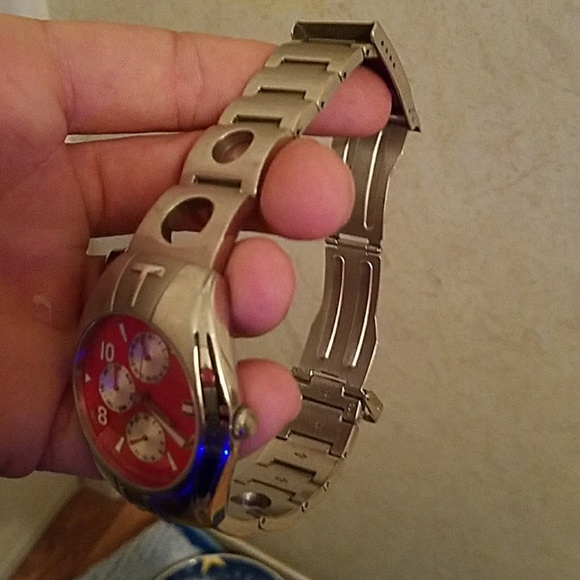 Tommy Hilfiger watch - Picture 3 of 3