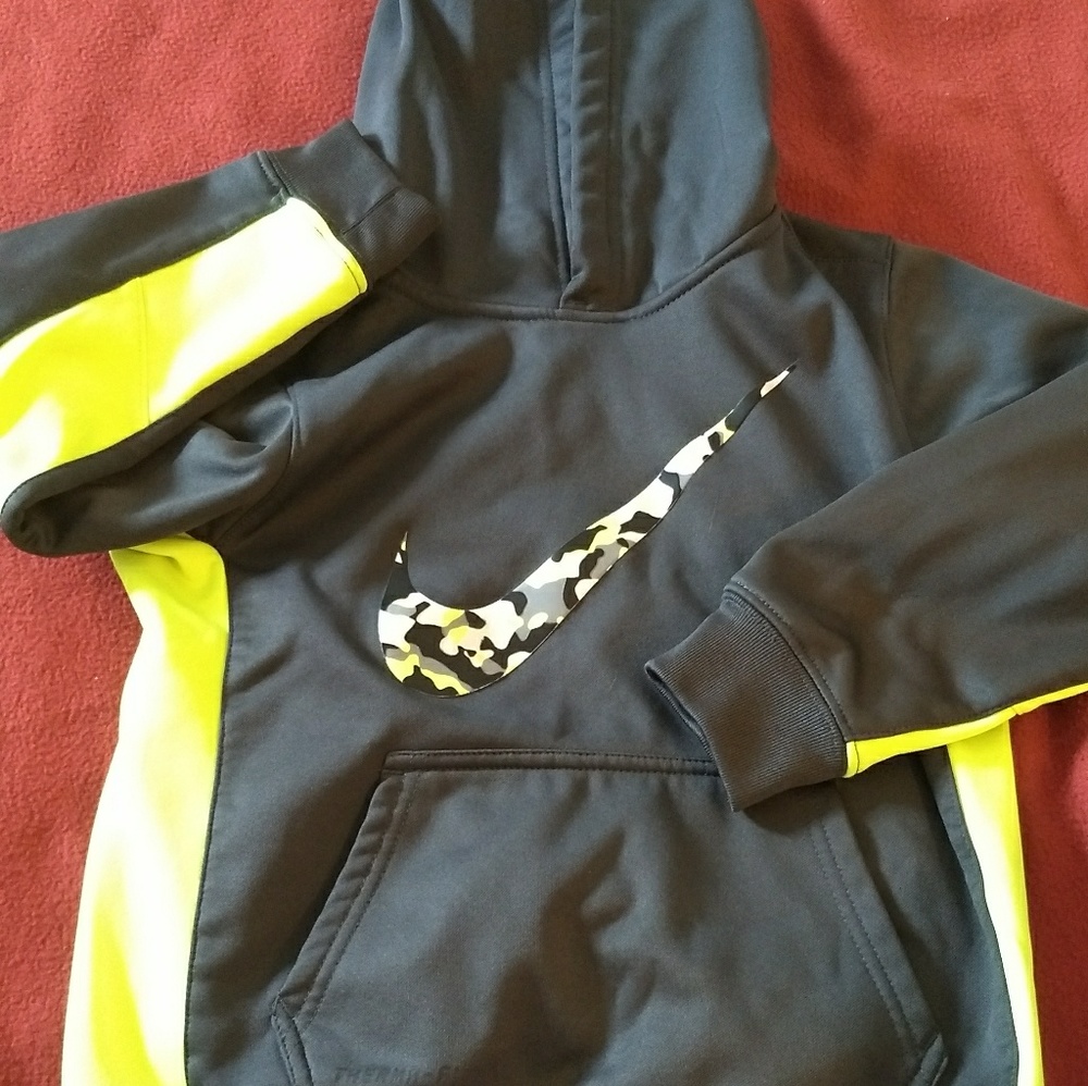 Boys nike dri-fit hoodie