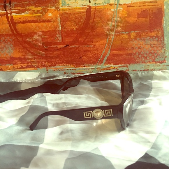 VERSACE. Modified cat sunglasses.100% AUTHENTIC😎 - Picture 2 of 4