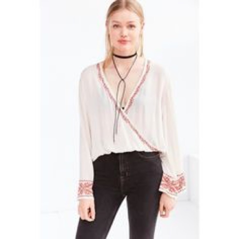 Long-sleeved surplice Ecote top