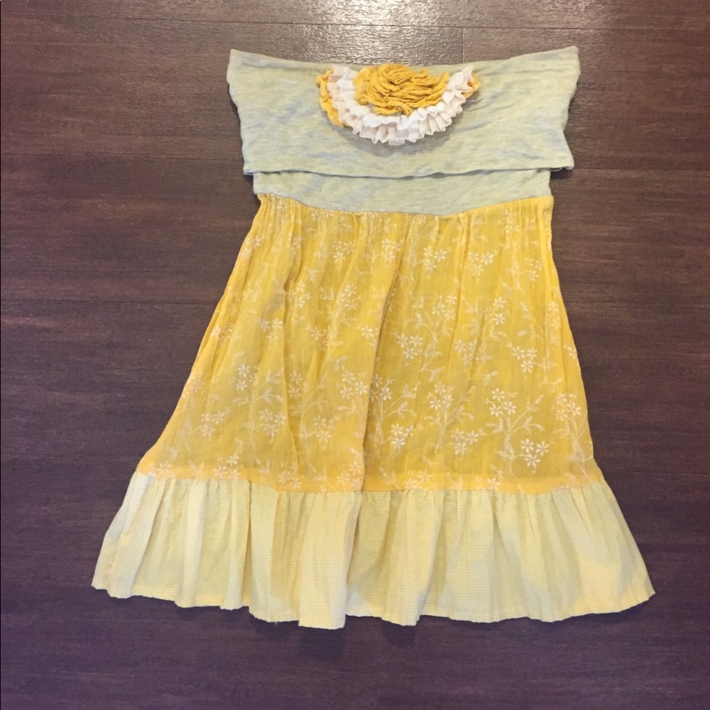Strapless shirt, yellow and gray