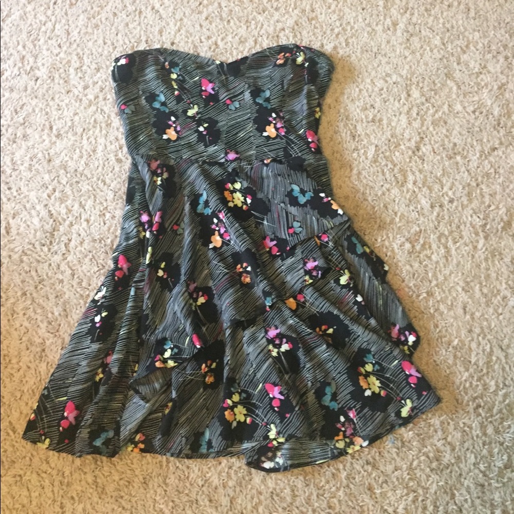 Urban Outfitters Sweatheart Neckline Dress🌻💕