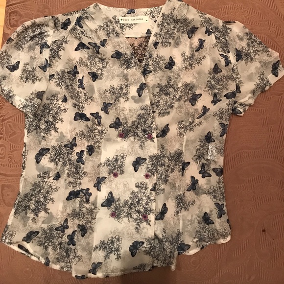 Shirt - Picture 1 of 3