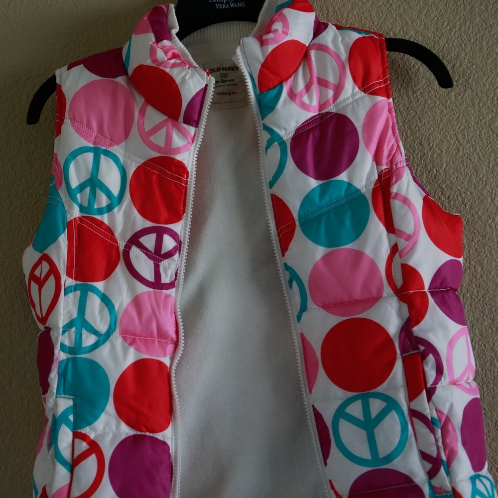 OLD NAVY Peace Sign Puffy Vest (Girl's)