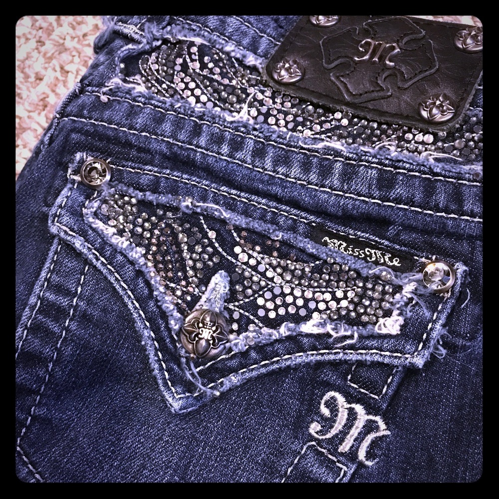 Miss Ames sz25