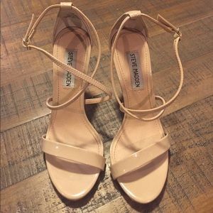 Steve Madden nude heels size 6