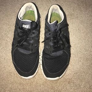 Black Nike Free Run 2