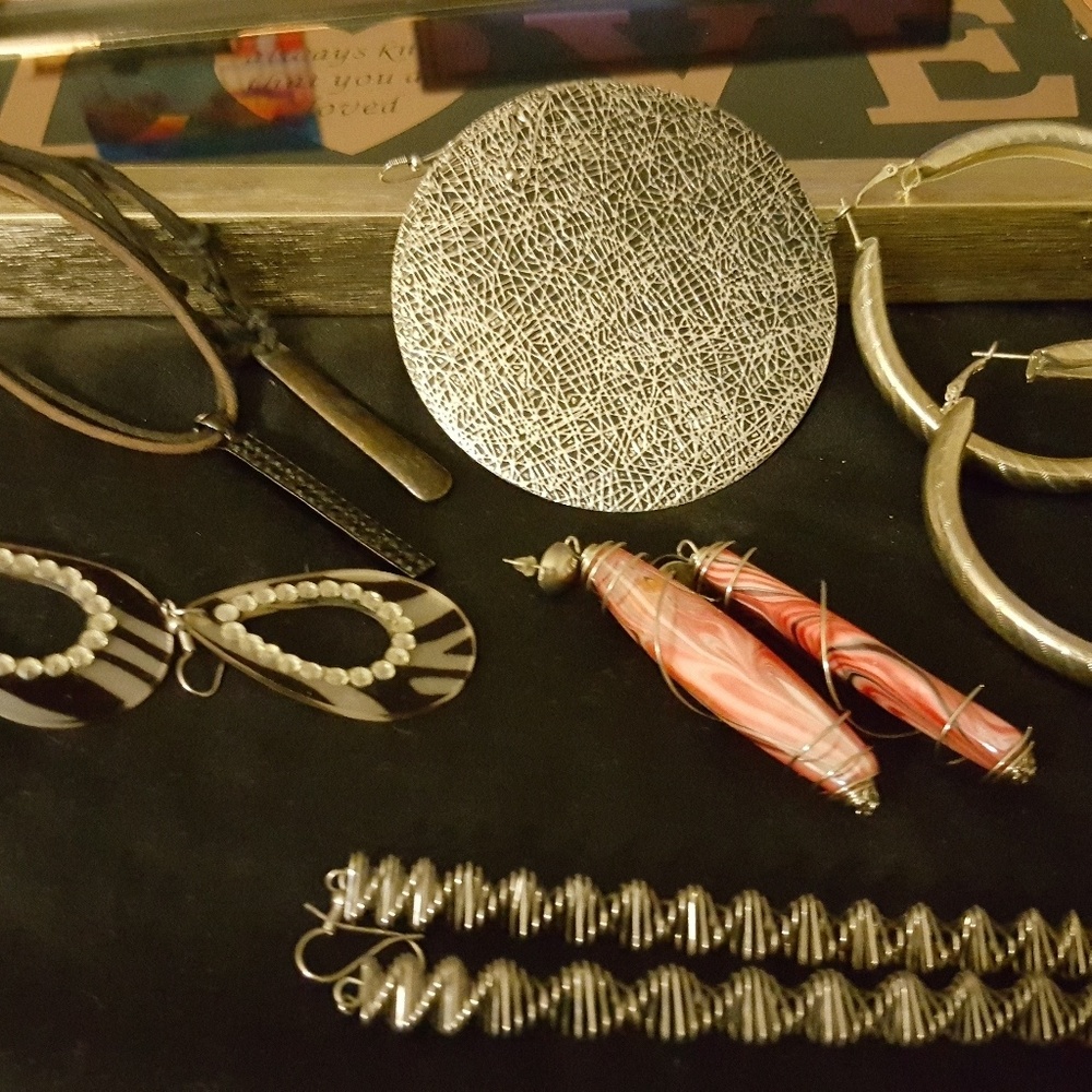 🎀 Necklace, earrings, phone case, Shades🕶, Rings