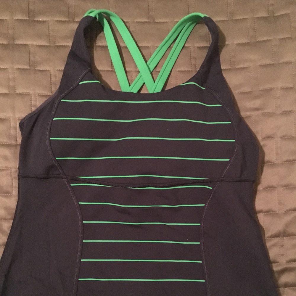 Lululemon top