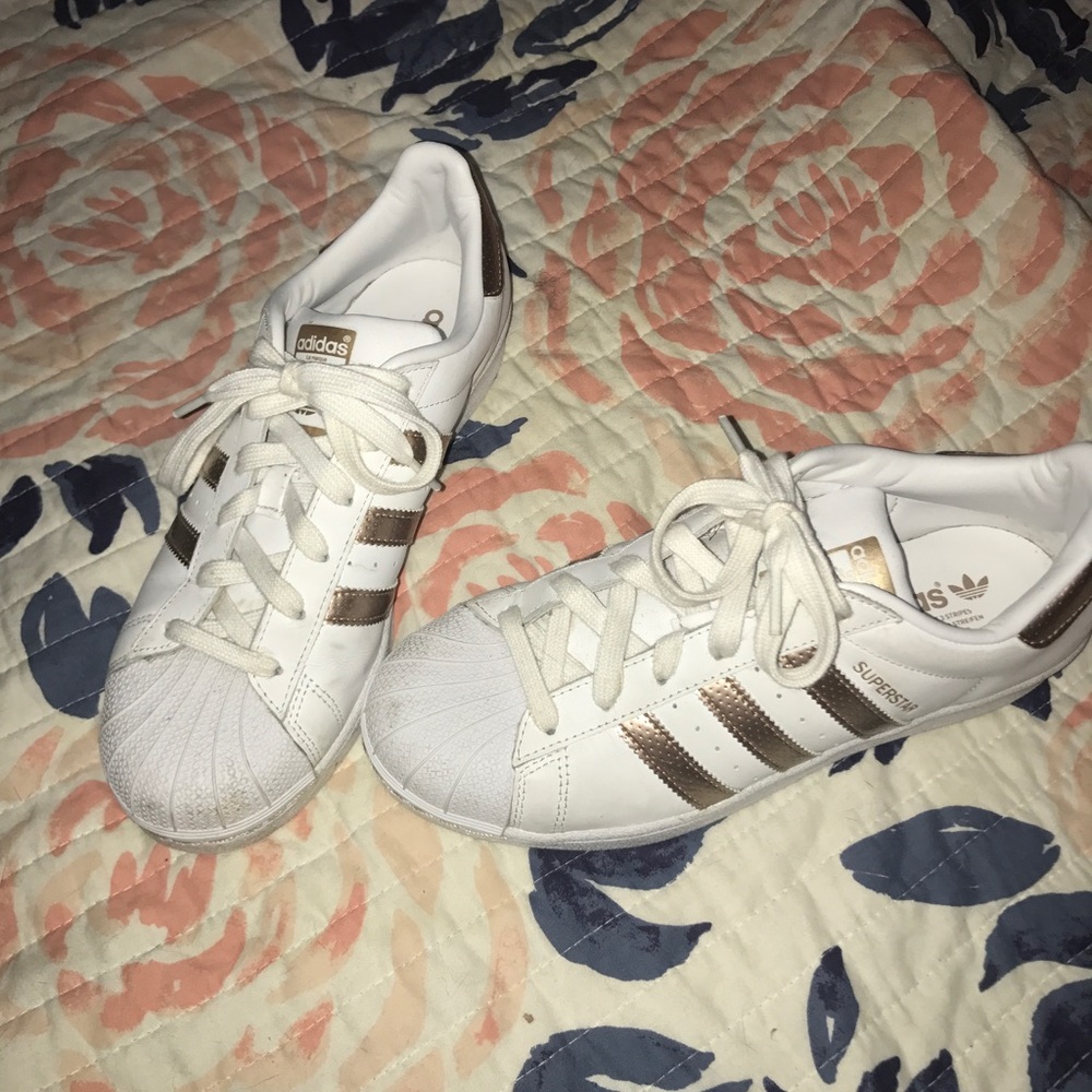 Rose gold Superstars