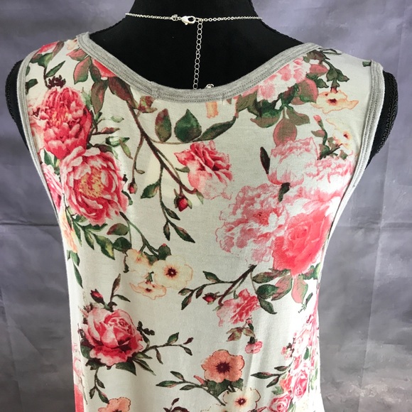 Very Comfortable Sleeveless Maxi Dress - Picture 5 of 8