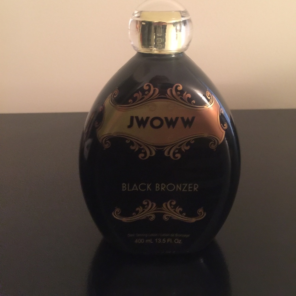 JWOWW Black Bronzer indoor tanning lotion