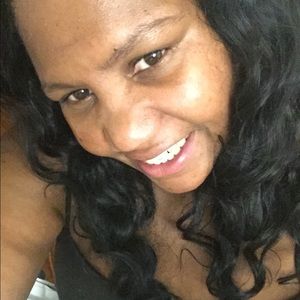 Meet your Posher, Cassandra