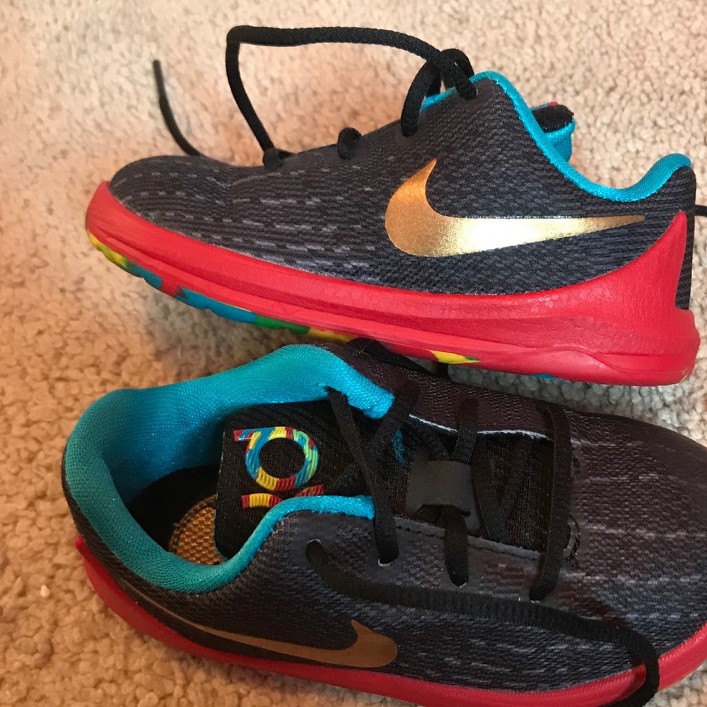 Shoes - Picture 1 of 2