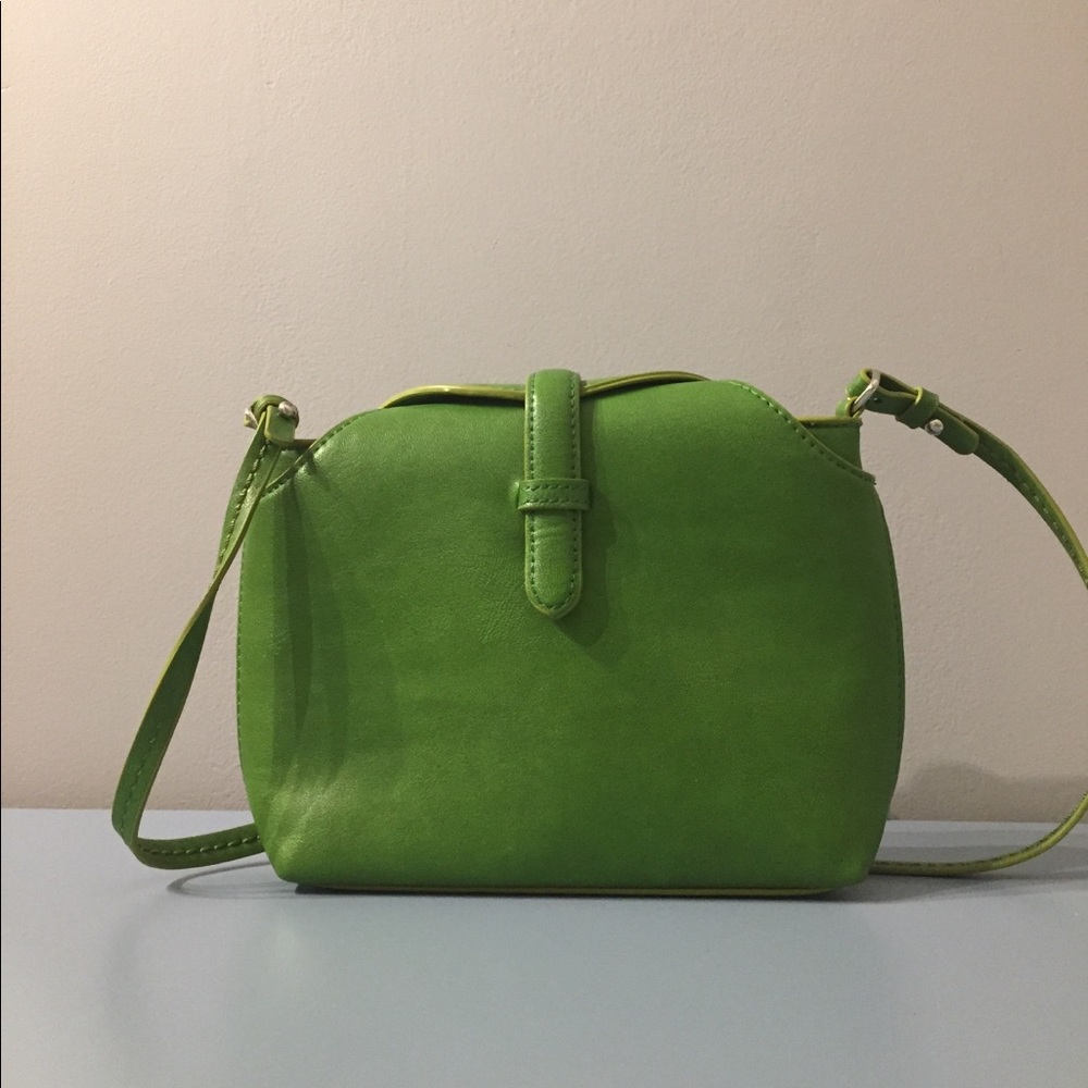 Kelly Green Cross-Body