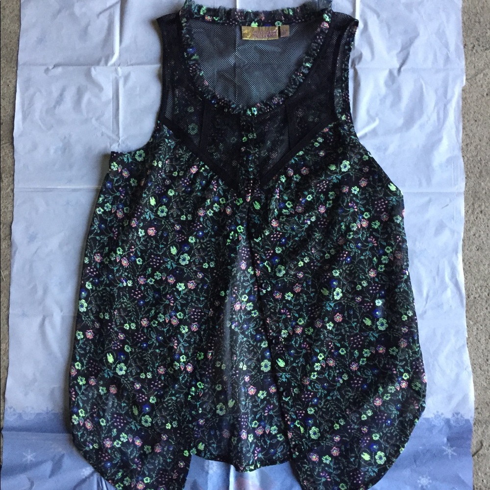 Princess Vera Wang XS floral shirt