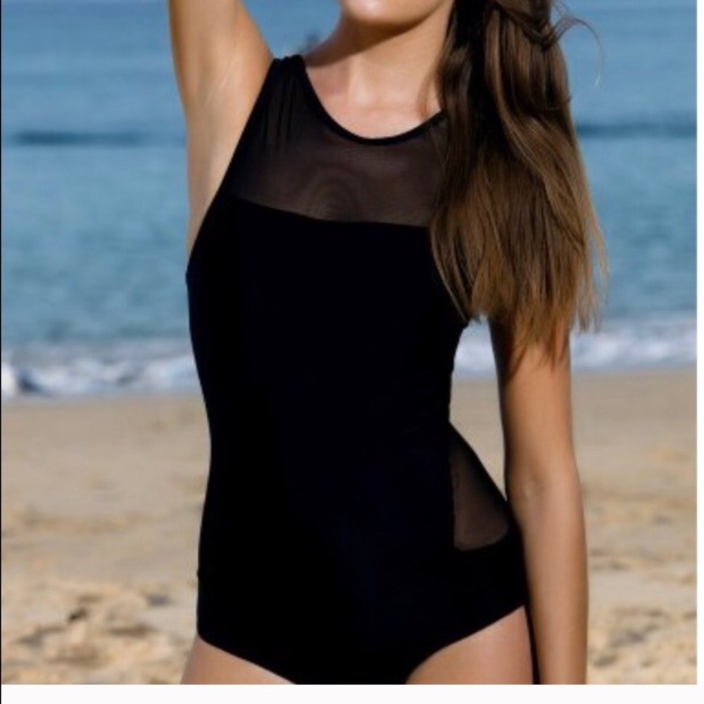 💧☀️Black swimwear beautiful☀️