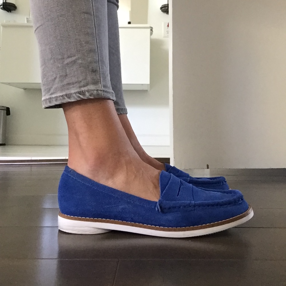 Gap size 8 blue women's loafers