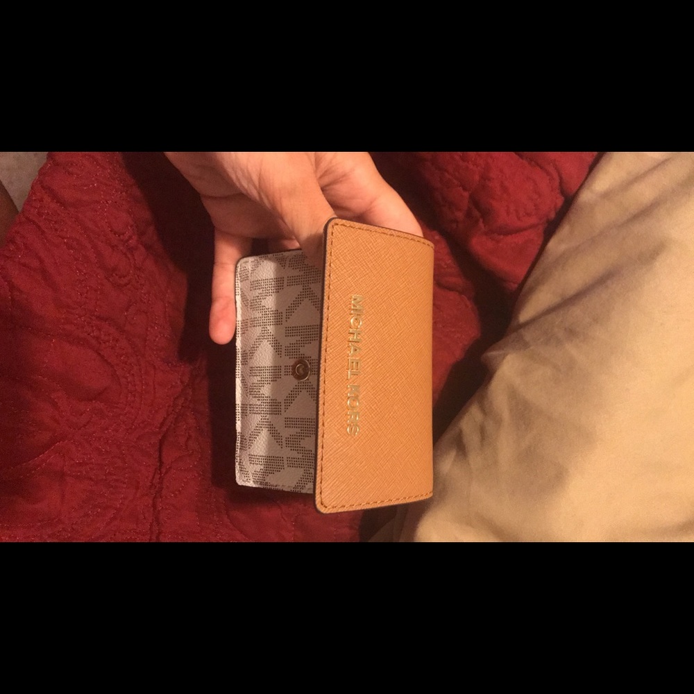 Michael kors wallet