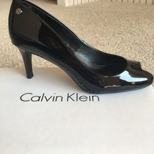 Calvin Klein 2" pumps