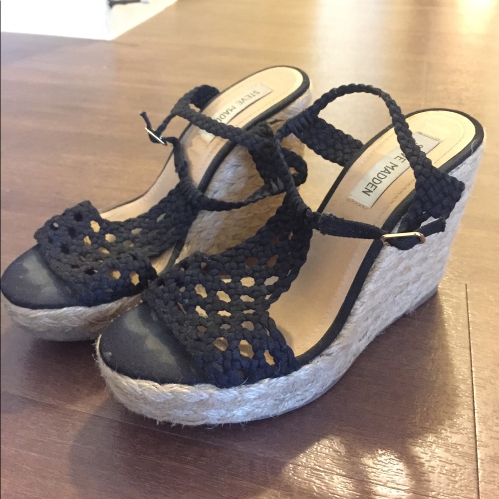Steve Madden Black crochet wedges