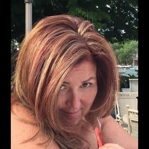 Meet your Posher, Elizabeth