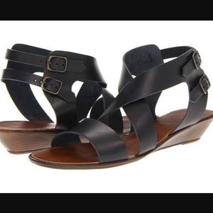 NIB Black Leather Seychelles Sandals