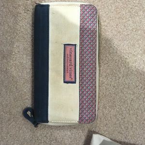Used vineyard vines wallet