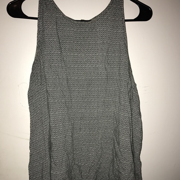Old navy top - Picture 1 of 2