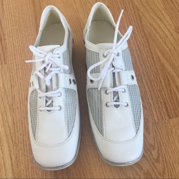 Stuart Weitzman Walking Shoes - Picture 2 of 6