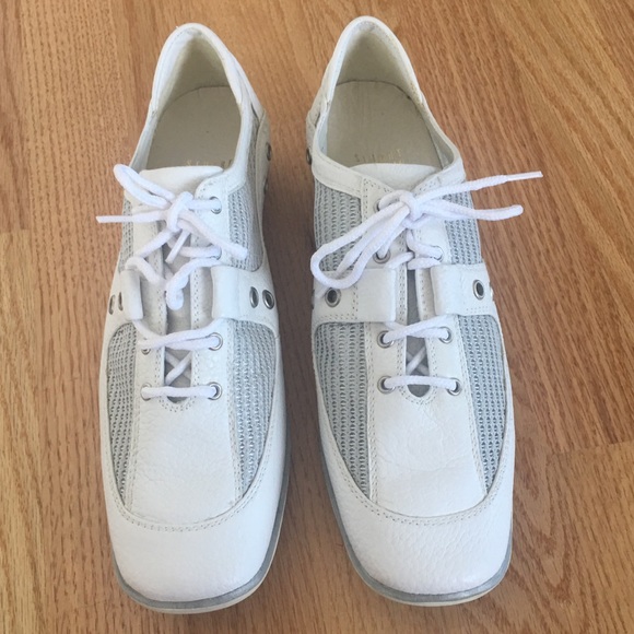 Stuart Weitzman Walking Shoes - Picture 3 of 6