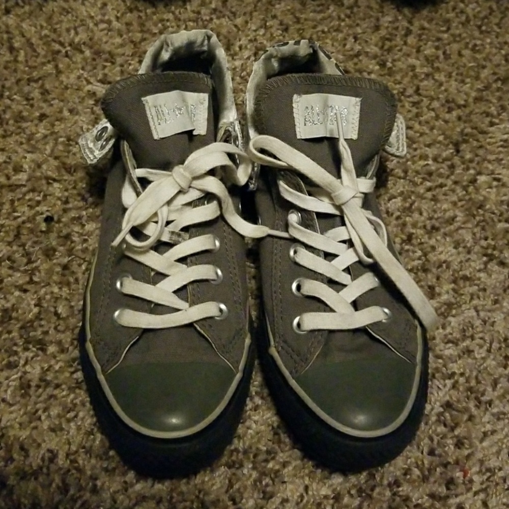 Grey converse