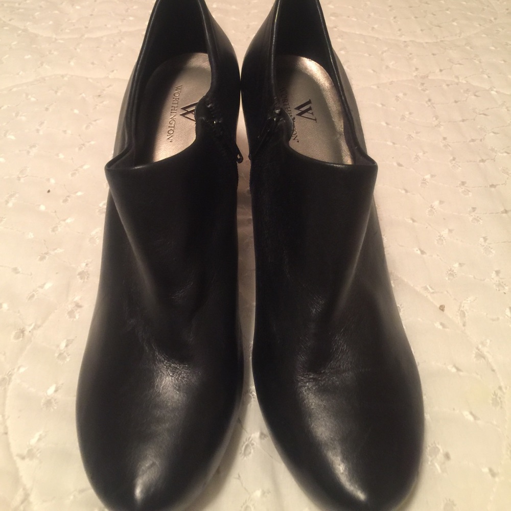Leather bootie