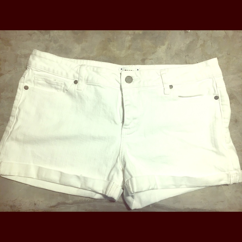 Paige white denim shorts, size 31